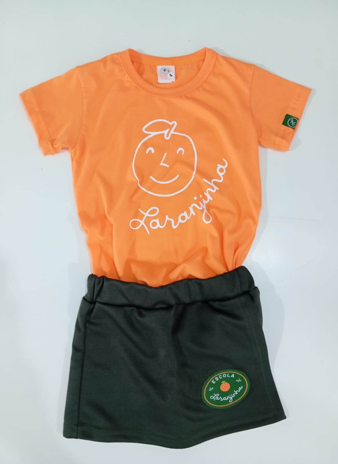 Uniforme feminino laranja