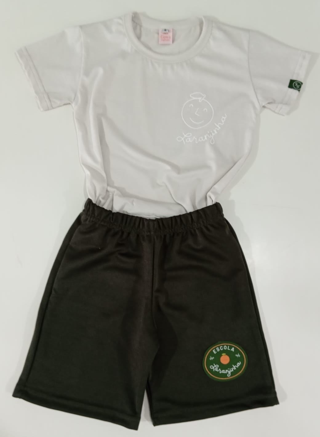 Uniforme masculino branco